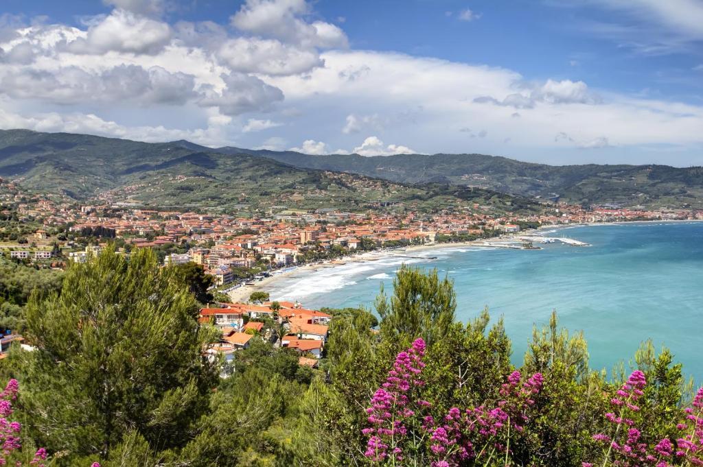 Hotel Virginia Diano Marina Luaran gambar