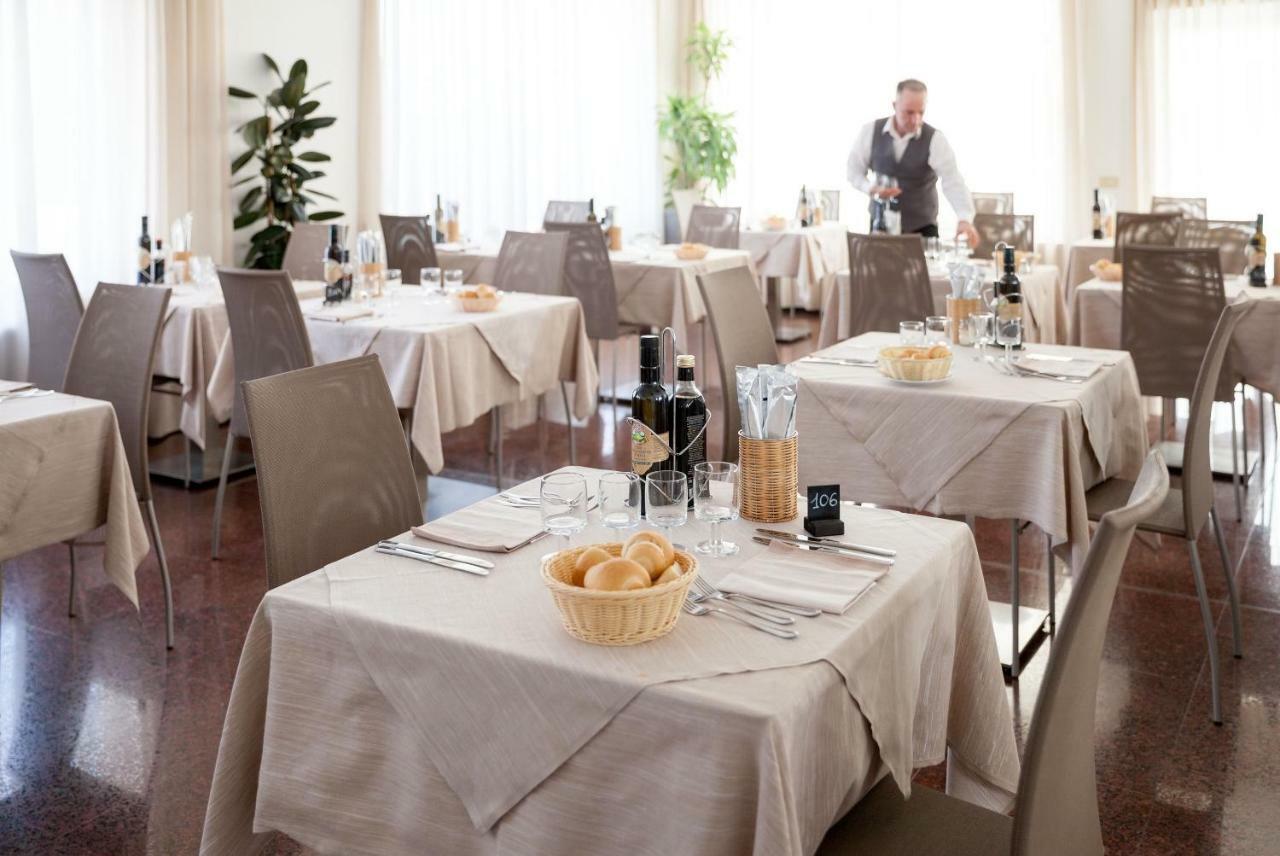 Hotel Virginia Diano Marina Luaran gambar