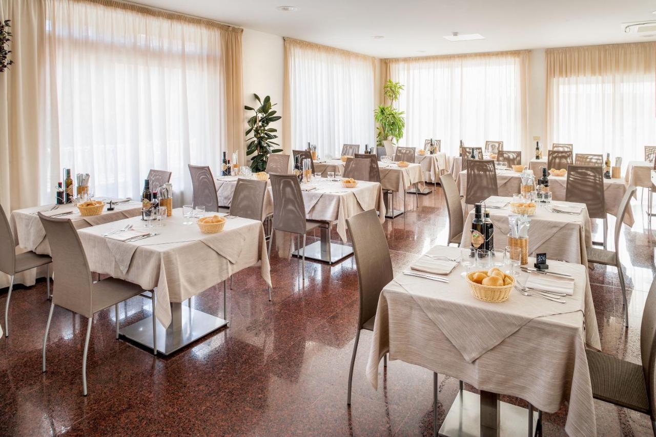 Hotel Virginia Diano Marina Luaran gambar